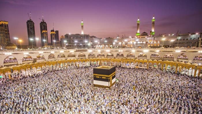 10 Perbedaan Haji dan Umrah: Waktu, Rukun hingga Biaya